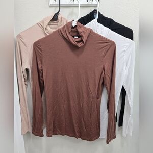 VOBCTY NWOT Turtlenecks (4)